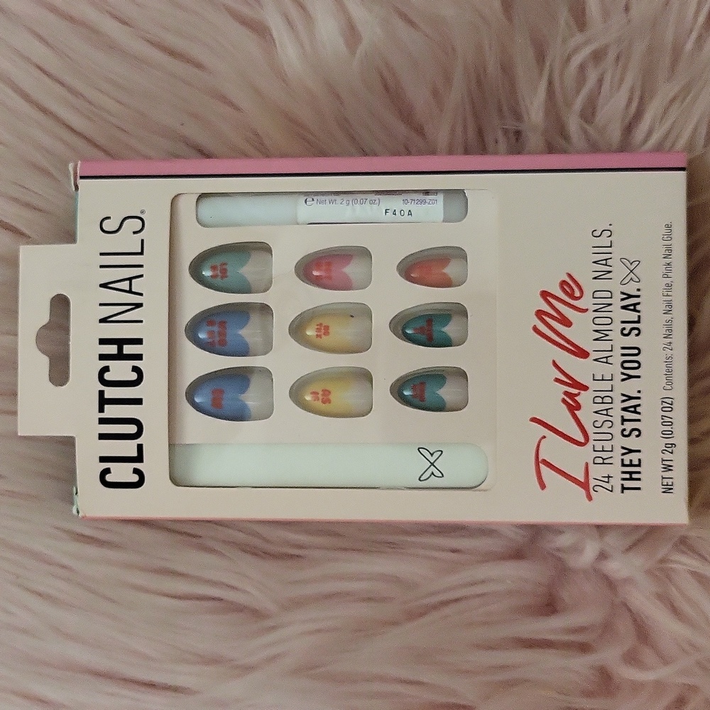 Brand New CLUTCH False Nails-M